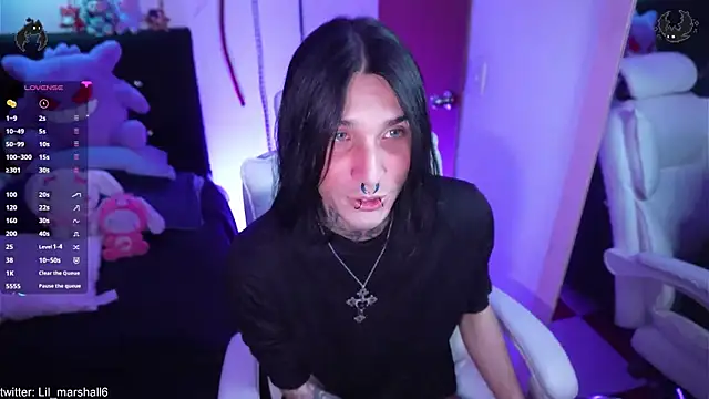 Snapshot of marshall__k chatting on April 29, 9:32 pm marshall k online show from April 29, 9:32 pm