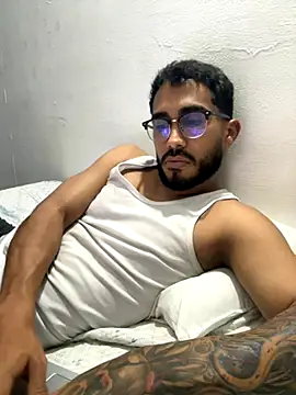 Snapshot of TU-MORENOO chatting on November 17, 6:08 am TU-MORENOO online show from November 17, 6:08 am