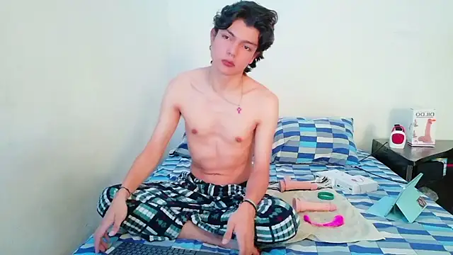 alandelrey57 online show from April 13, 12:54 pm