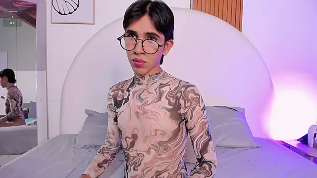 JoshuaSanzz online show from March 18, 4:26 am