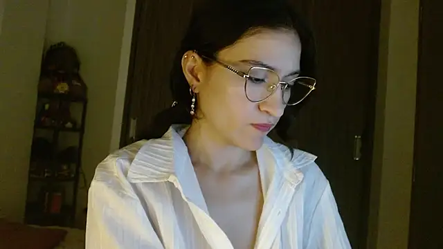 lia ana online show from March 16, 2:21 pm