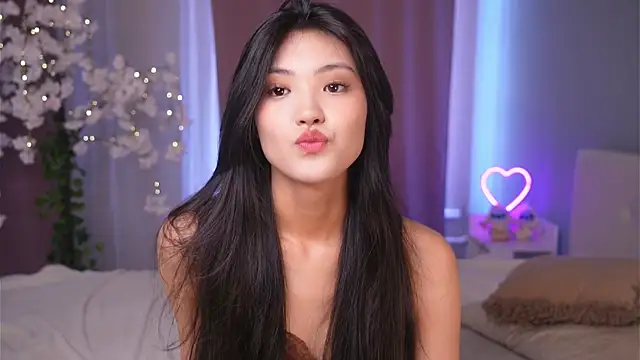 FancyEsten online show from July 10, 8:29 am