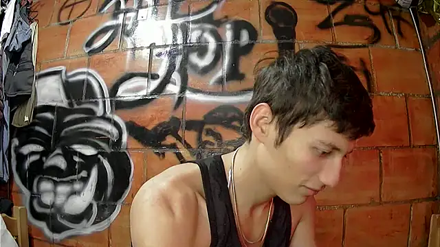 Snapshot of alexandercruz chatting on June 19, 8:34 pm alexandercruz online show from June 19, 8:34 pm
