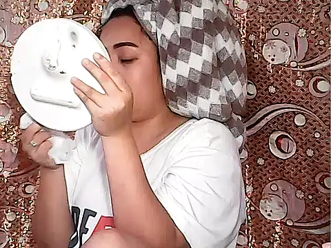 Snapshot of Pinay_Chubby20 chatting on November 26, 1:50 am Pinay Chubby20 online show from November 26, 1:50 am