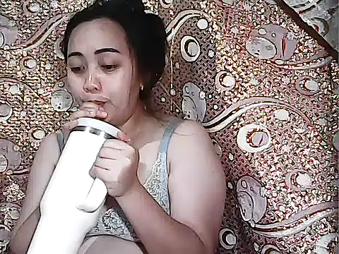 Snapshot of Pinay_Chubby20 chatting on December 15, 9:13 am Pinay Chubby20 online show from December 15, 9:13 am