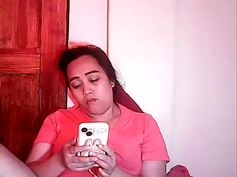 Snapshot of Pinay_Chubby20 chatting on April 25, 12:46 am Pinay Chubby20 online show from April 25, 12:46 am