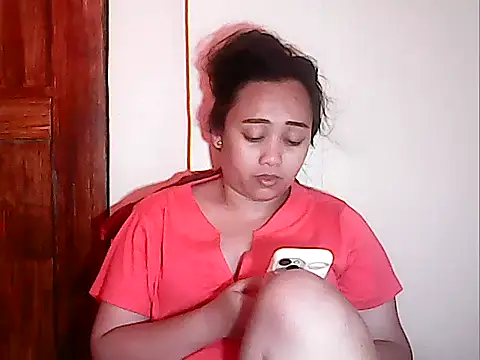 Snapshot of Pinay_Chubby20 chatting on April 30, 6:31 am Pinay Chubby20 online show from April 30, 6:31 am