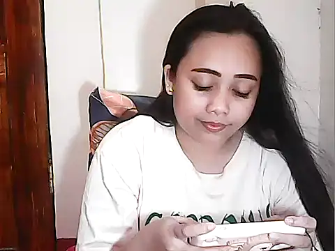 Snapshot of Pinay_Chubby20 chatting on May 8, 12:43 pm Pinay Chubby20 online show from May 8, 12:43 pm