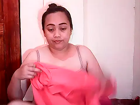 Snapshot of Pinay_Chubby20 chatting on May 13, 12:19 am Pinay Chubby20 online show from May 13, 12:19 am