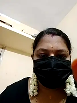 Snapshot of Tamil_jasmine12 chatting on May 6, 12:52 am Tamil jasmine12 online show from May 6, 12:52 am