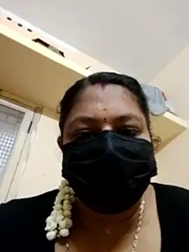 Snapshot of Tamil_jasmine12 chatting on May 14, 12:39 am Tamil jasmine12 online show from May 14, 12:39 am