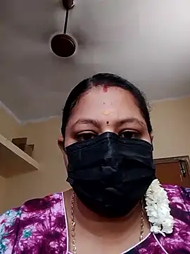 Snapshot of Tamil_jasmine12 chatting on May 20, 2:29 am Tamil jasmine12 online show from May 20, 2:29 am