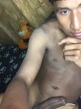 Snapshot of AlessandroMp4 chatting on February 12, 7:14 am AlessandroMp4 online show from February 12, 7:14 am