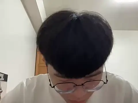 Snapshot of Allen20y chatting on June 10, 1:21 pm Allen20y online show from June 10, 1:21 pm
