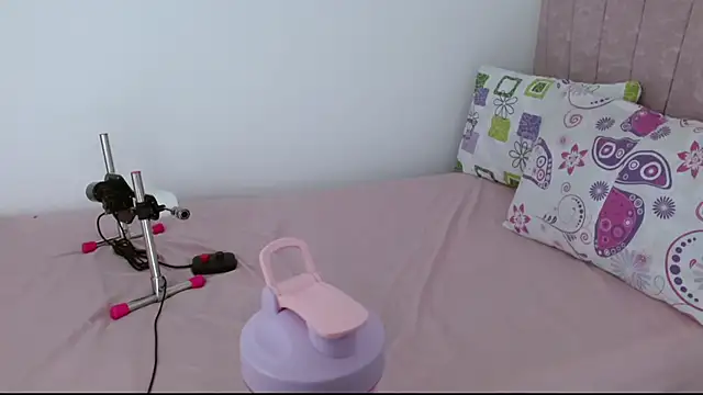 Snapshot of Tiiana chatting on May 5, 3:09 pm Tiiana online show from May 5, 3:09 pm