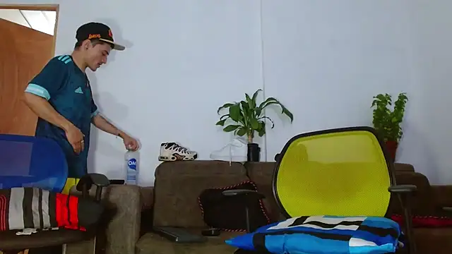 skinny23cm online show from February 4, 9:20 pm