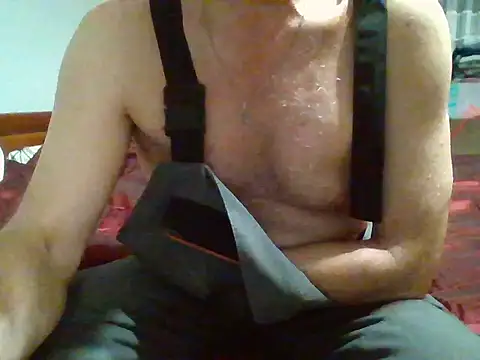 Snapshot of half_age chatting on June 3, 9:20 pm half age online show from June 3, 9:20 pm