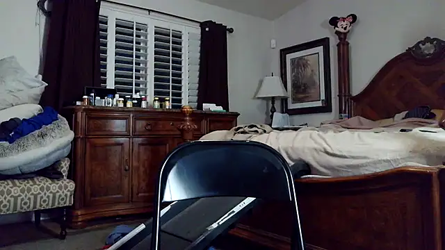 Snapshot of DERTYLAY chatting on April 27, 3:59 am DERTYLAY online show from April 27, 3:59 am