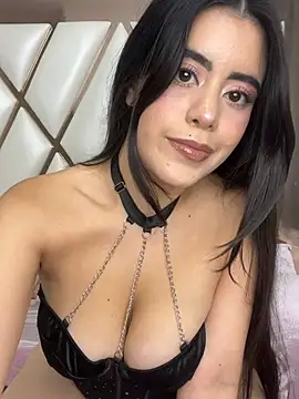 Snapshot of CoralineRusso1 chatting on July 8, 10:09 am CoralineRusso1 online show from July 8, 10:09 am