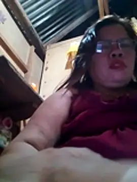 Snapshot of Huge_mama69 chatting on April 30, 12:55 pm Huge mama69 online show from April 30, 12:55 pm