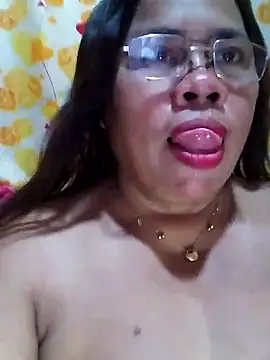 Snapshot of Huge_mama69 chatting on May 9, 8:41 am Huge mama69 online show from May 9, 8:41 am
