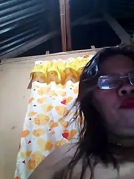 Snapshot of Huge_mama69 chatting on May 18, 1:39 pm Huge mama69 online show from May 18, 1:39 pm