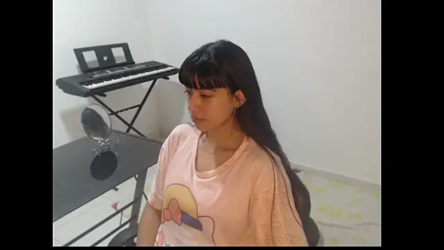 meganmiauu online show from April 8, 4:23 am