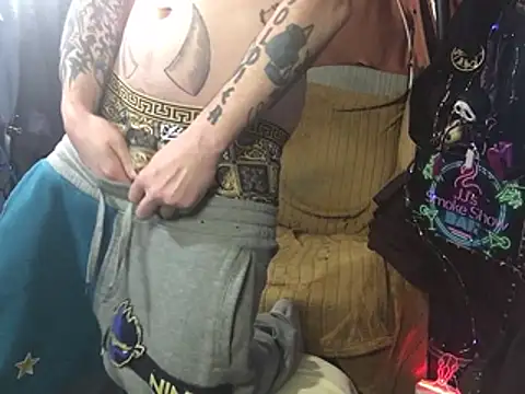 Snapshot of imglorious1010 chatting on February 26, 4:22 am imglorious1010 online show from February 26, 4:22 am