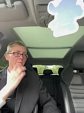 Curvy-Jinx online show from October 29, 9:55 am