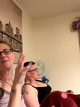 Curvy-Jinx online show from January 17, 8:45 pm