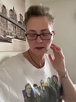 Curvy-Jinx online show from February 13, 8:21 am