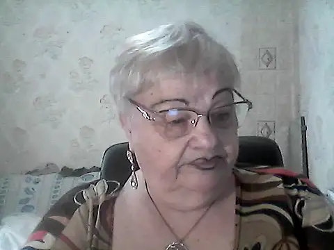 NatalieNorth online show from April 18, 1:04 pm