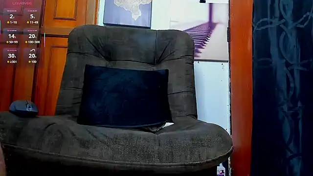 Snapshot of _Dominikxxx_ chatting on April 30, 12:22 pm Dominikxxx online show from April 30, 12:22 pm