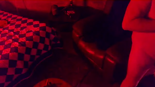 Luv2SuckBWC92 online show from December 15, 2:27 am