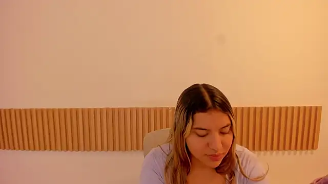 Snapshot of OliviaSweett chatting on July 15, 6:35 pm OliviaSweett online show from July 15, 6:35 pm