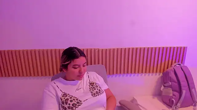 Snapshot of OliviaSweett chatting on July 17, 7:30 pm OliviaSweett online show from July 17, 7:30 pm
