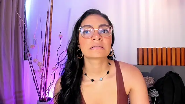 LunaAspen  online show from April 17, 6:11 pm