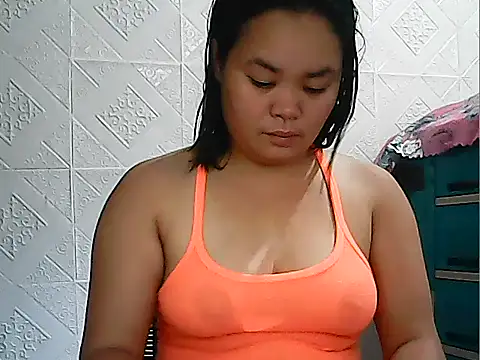 Snapshot of CreamyPussy4uxx chatting on May 1, 1:10 am CreamyPussy4uxx online show from May 1, 1:10 am