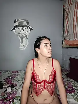 Snapshot of Bigtiti01 chatting on May 19, 8:15 pm Bigtiti01 online show from May 19, 8:15 pm