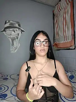 Snapshot of Bigtiti01 chatting on June 1, 7:48 pm Bigtiti01 online show from June 1, 7:48 pm