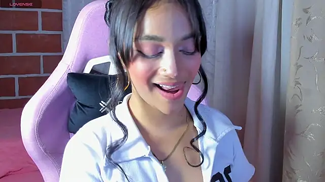 MelanyOconner online show from September 25, 5:00 am