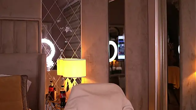 FrancescaDante online show from February 16, 6:53 am