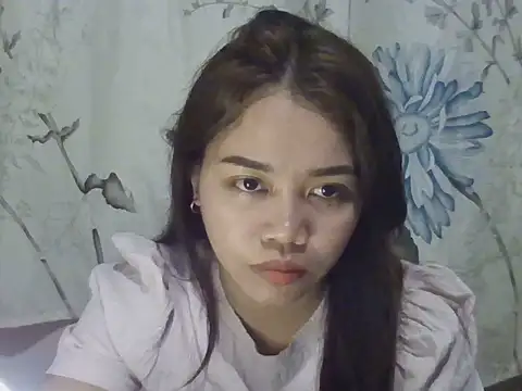 Snapshot of tinka_bella chatting on June 15, 2:41 pm tinka bella online show from June 15, 2:41 pm