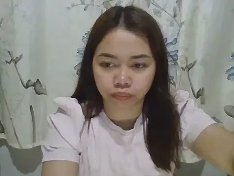 Snapshot of tinka_bella chatting on July 26, 1:47 am tinka bella online show from July 26, 1:47 am