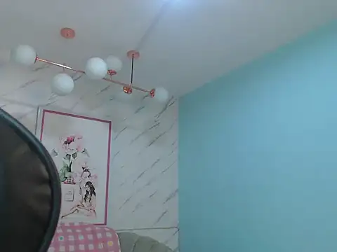 Snapshot of victoria_hernandez_t_ chatting on June 24, 1:10 pm victoria hernandez t online show from June 24, 1:10 pm