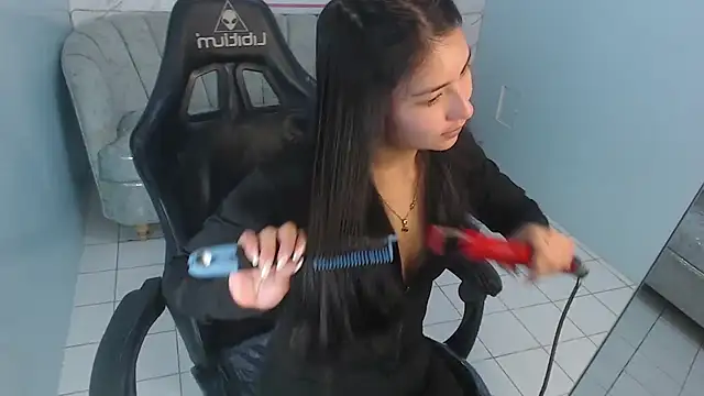Snapshot of victoria_hernandez_t_ chatting on June 27, 1:39 pm victoria hernandez t online show from June 27, 1:39 pm