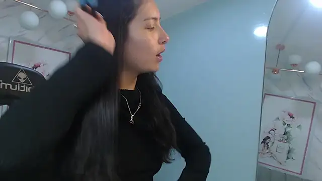 Snapshot of victoria_hernandez_t_ chatting on June 30, 1:12 pm victoria hernandez t online show from June 30, 1:12 pm