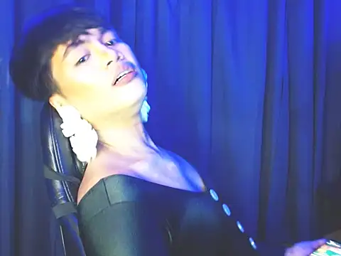 Snapshot of Alexx_143 chatting on September 19, 12:39 pm Alexx 143 online show from September 19, 12:39 pm