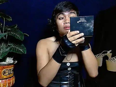 Snapshot of Alexx_143 chatting on November 30, 1:31 am Alexx 143 online show from November 30, 1:31 am