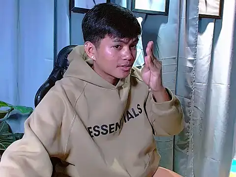 Snapshot of Alexx_143 chatting on January 5, 5:38 pm Alexx 143 online show from January 5, 5:38 pm